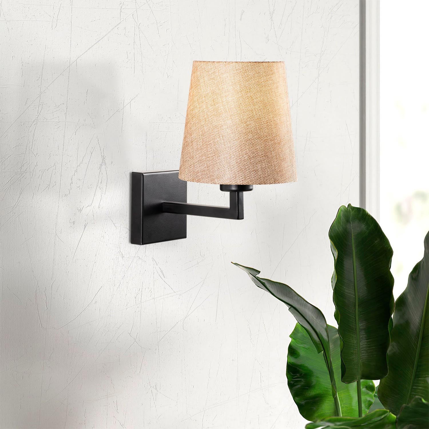 Profil - 4656 in Schwarz
 Creme präsentiert im Onlineshop von KAQTU Design AG. Wandleuchte ist von Opviq