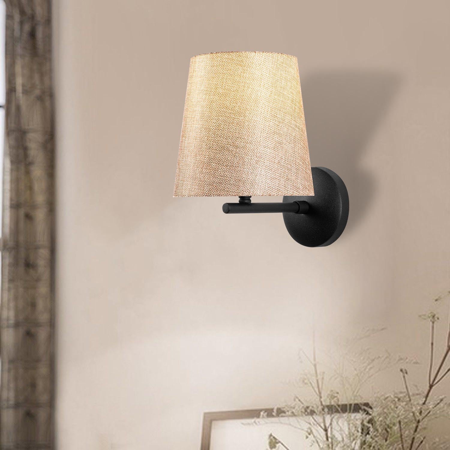 Profil - 4683 in Schwarz
 Creme präsentiert im Onlineshop von KAQTU Design AG. Wandleuchte ist von Opviq