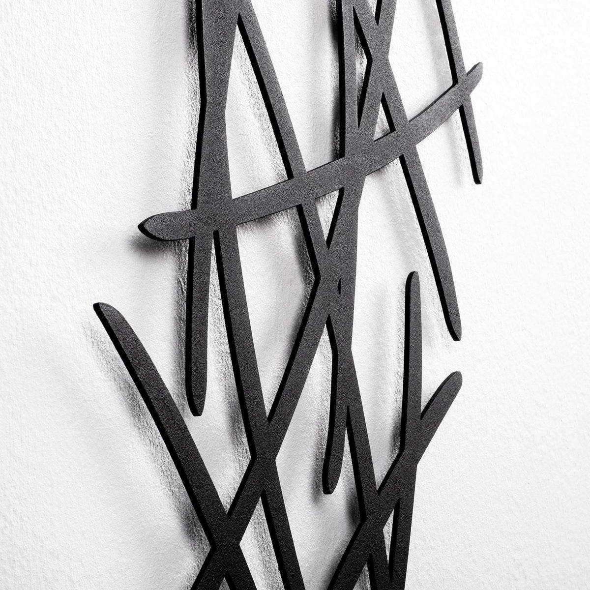 Asaf Wandleuchte - Schwarz in Schwarz präsentiert im Onlineshop von KAQTU Design AG. Wandleuchte ist von Opviq