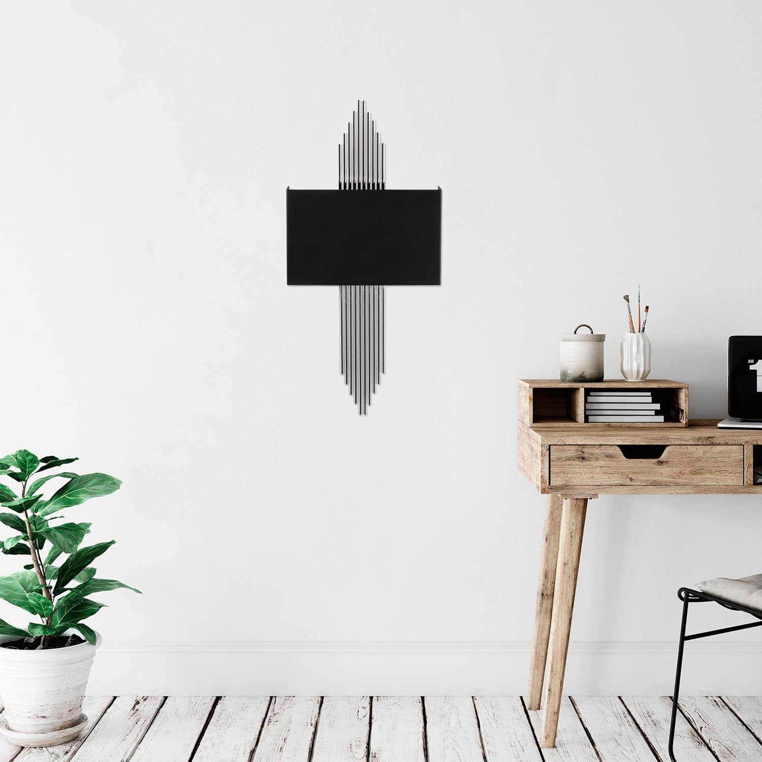 614 - A in Schwarz Silber präsentiert im Onlineshop von KAQTU Design AG. Wandleuchte ist von Opviq
