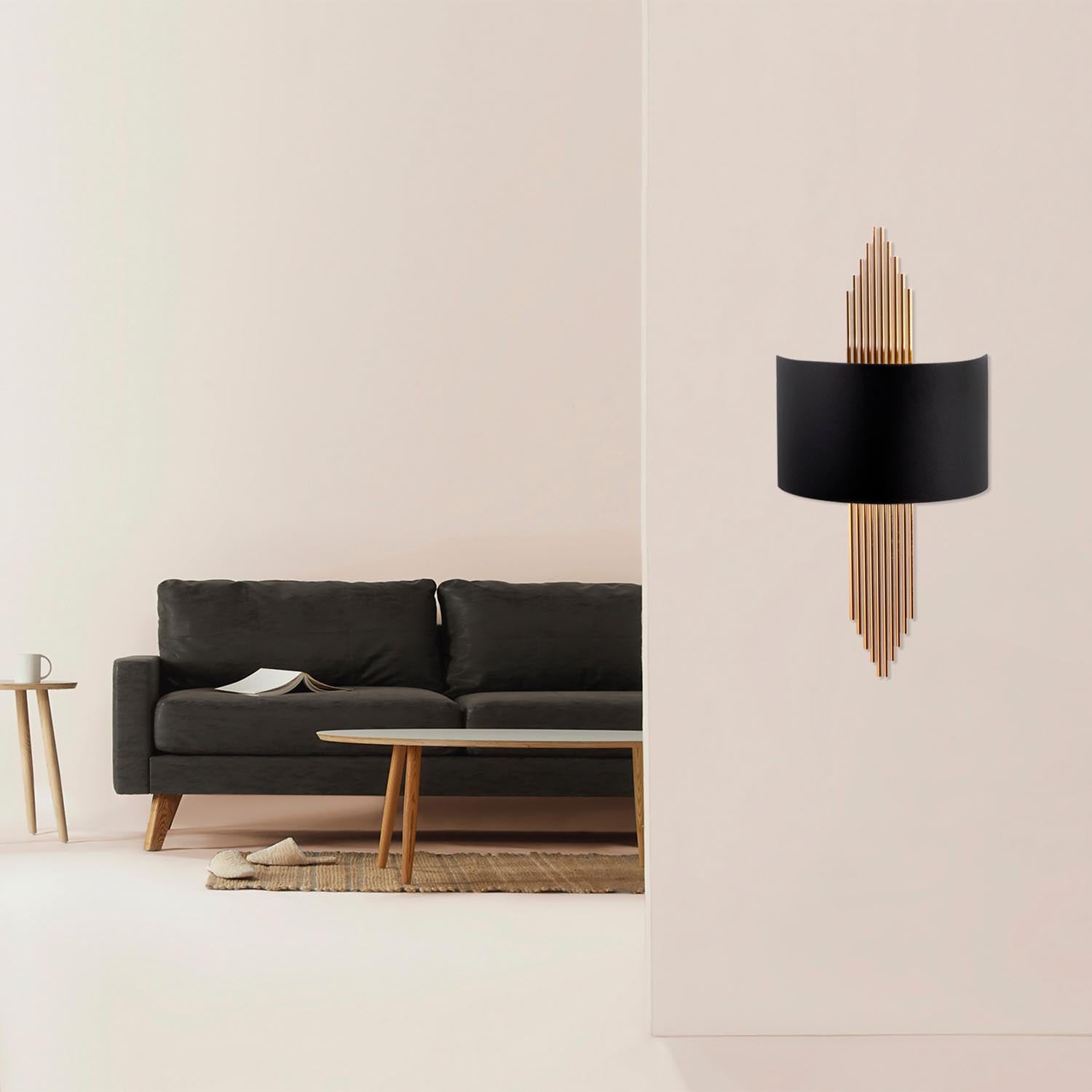 617 - A in Schwarz
 Kupfer präsentiert im Onlineshop von KAQTU Design AG. Wandleuchte ist von Opviq