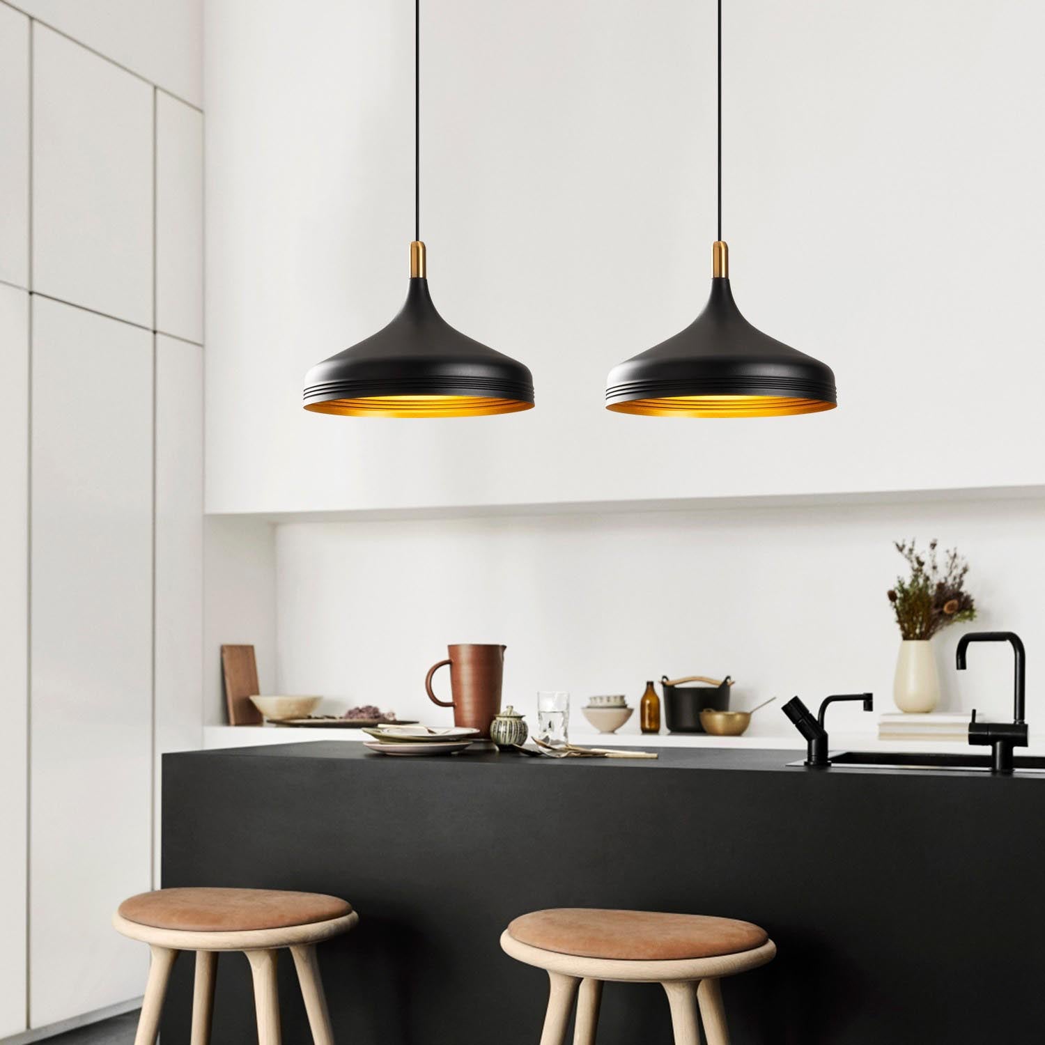 Sağlam - 3777 in Schwarz Gold präsentiert im Onlineshop von KAQTU Design AG. Pendelleuchte ist von Opviq