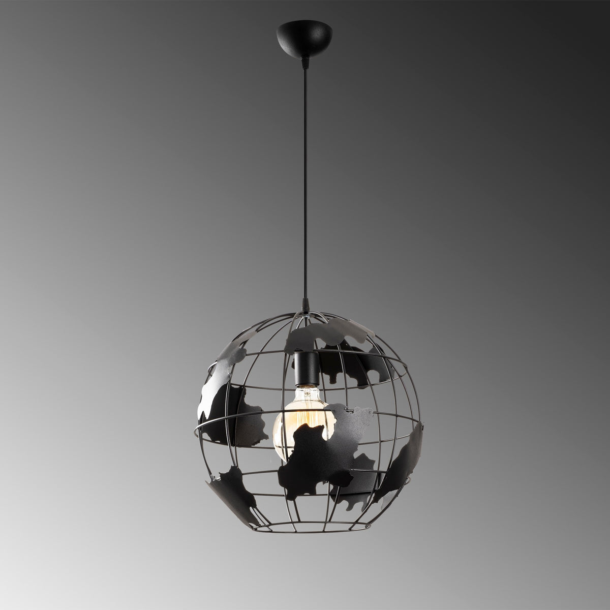 Fellini Pendellampe - Schwarz in Schwarz präsentiert im Onlineshop von KAQTU Design AG. Pendelleuchte ist von Opviq