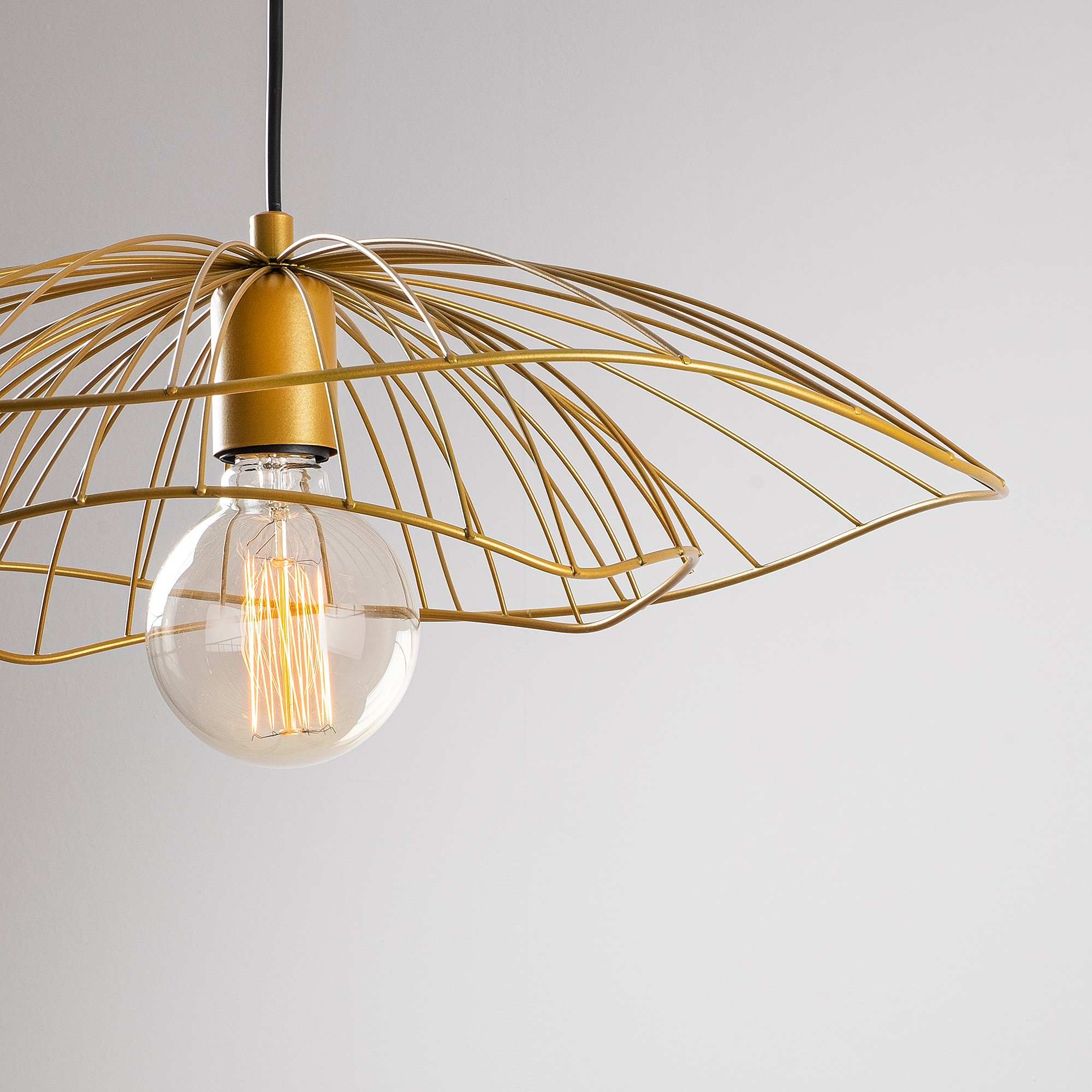 Tel - 6502 in Gold präsentiert im Onlineshop von KAQTU Design AG. Pendelleuchte ist von Opviq