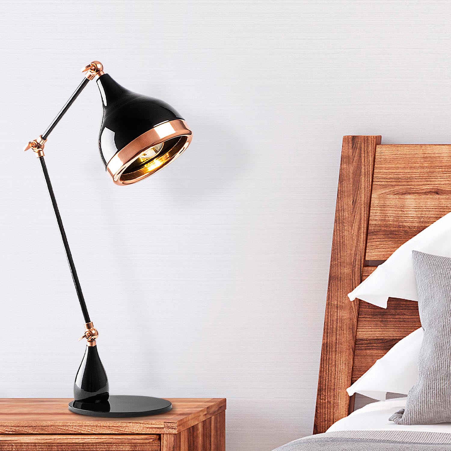 Yıldo - 7015 in Schwarz
 Kupfer präsentiert im Onlineshop von KAQTU Design AG. Tischleuchte ist von Opviq