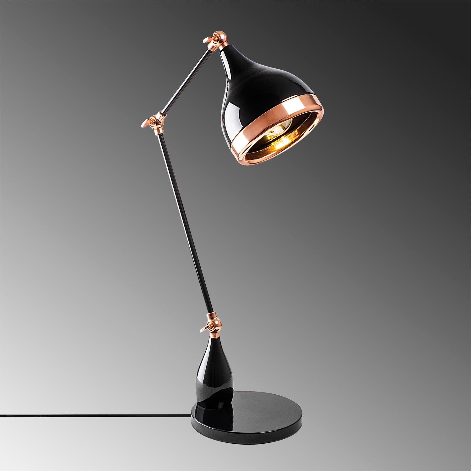 Yıldo - 7015 in Schwarz
 Kupfer präsentiert im Onlineshop von KAQTU Design AG. Tischleuchte ist von Opviq