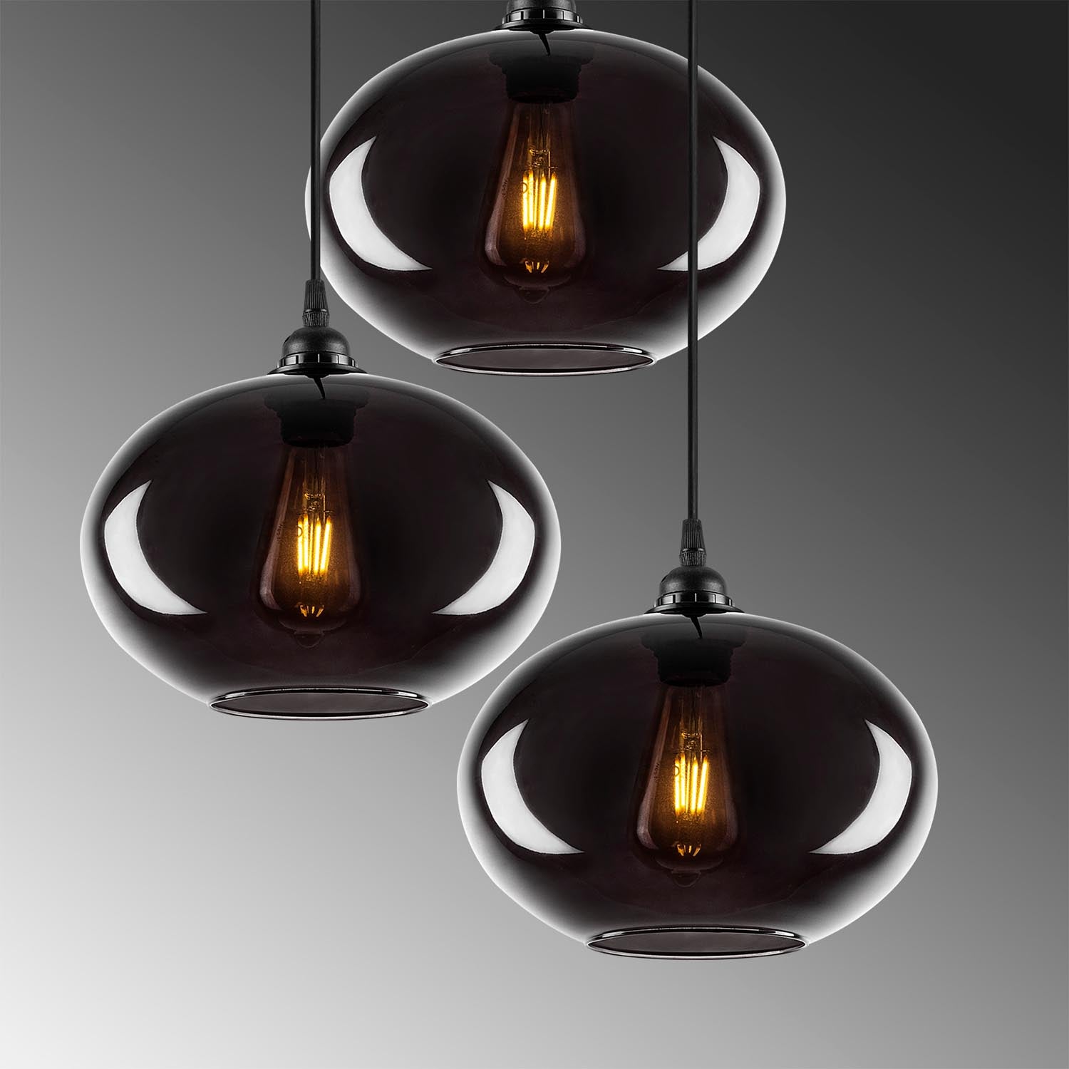 Smoked - 051 in Rauch präsentiert im Onlineshop von KAQTU Design AG. Pendelleuchte ist von Opviq