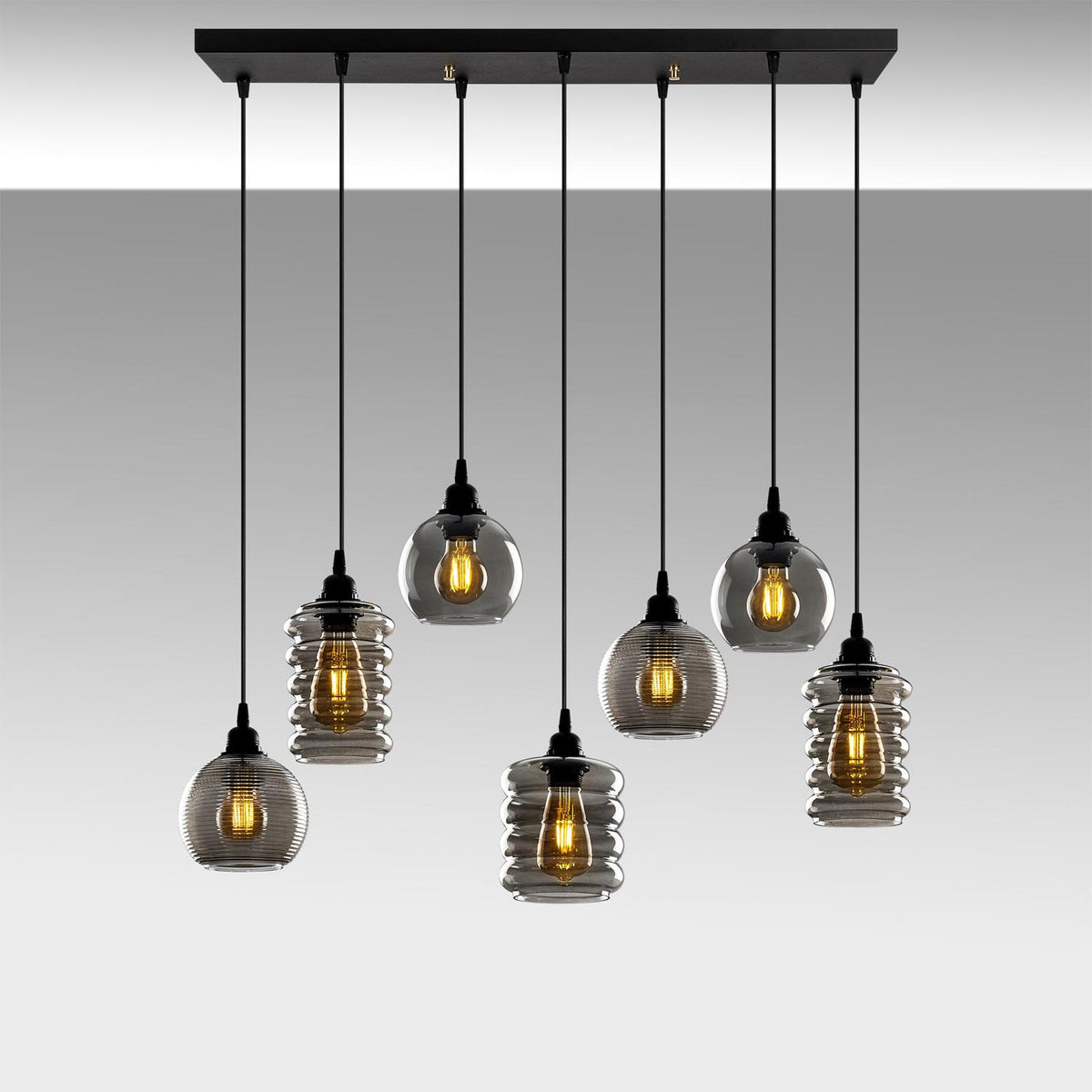 Smoked Pendellampe - Rauch in Rauch präsentiert im Onlineshop von KAQTU Design AG. Pendelleuchte ist von Opviq