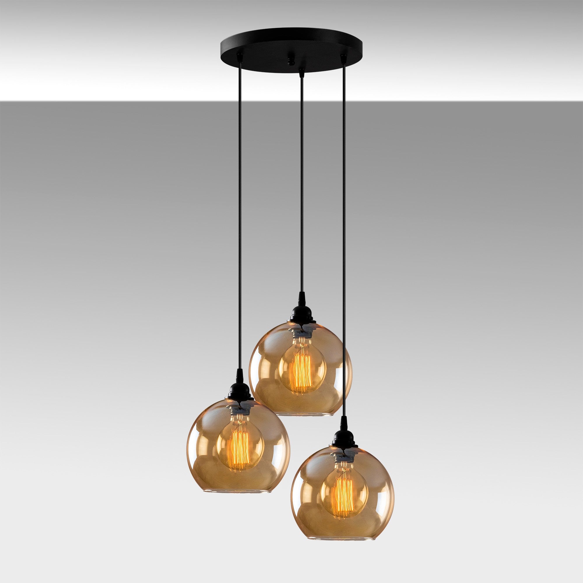 Gold - 021 in Gold
 Schwarz präsentiert im Onlineshop von KAQTU Design AG. Pendelleuchte ist von Opviq