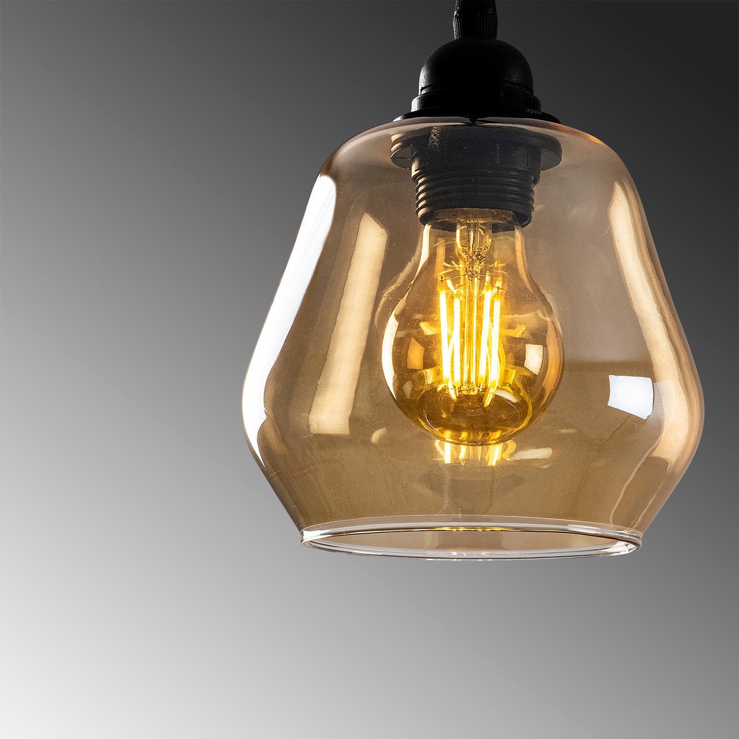 Gold - 030 in Gold
 Schwarz präsentiert im Onlineshop von KAQTU Design AG. Pendelleuchte ist von Opviq