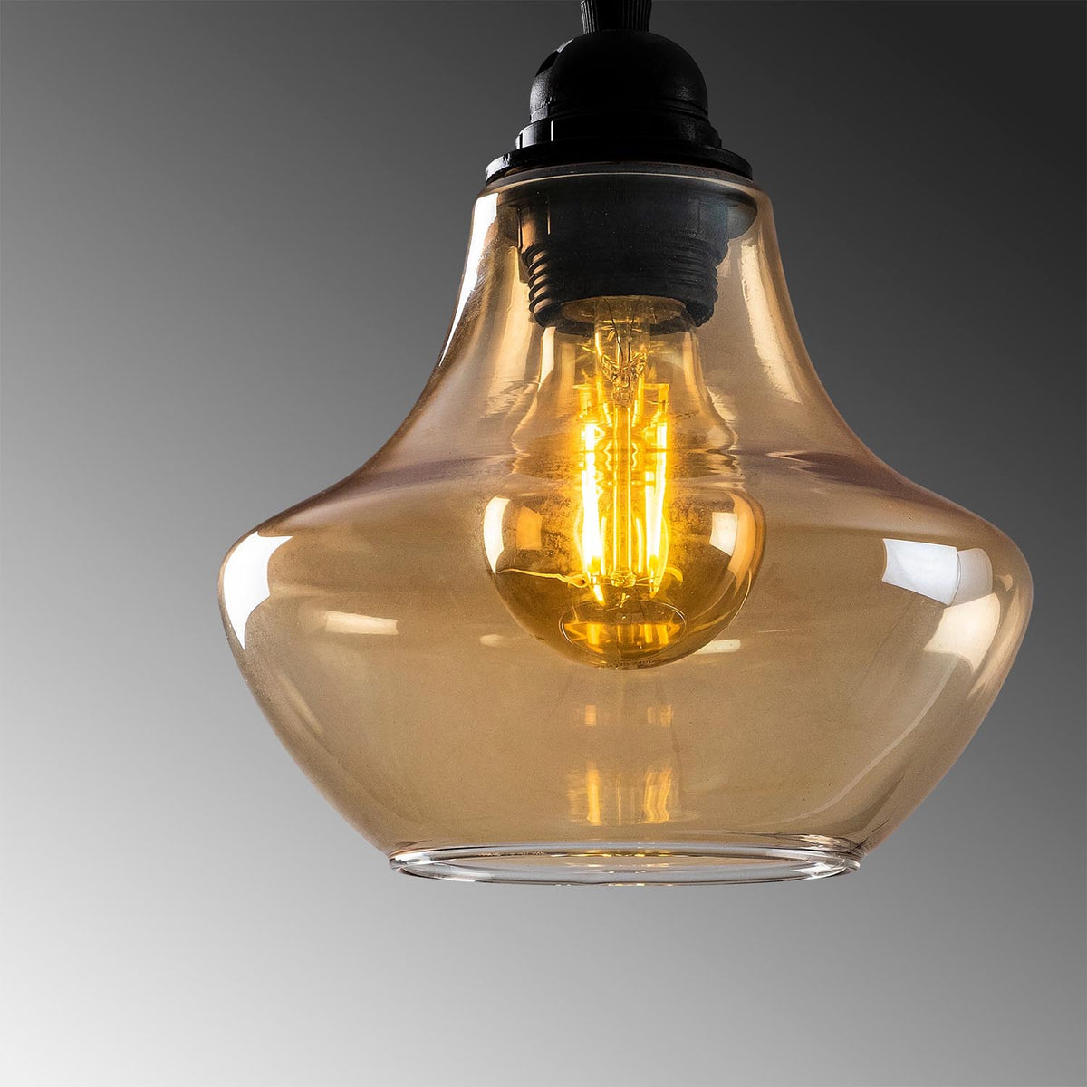 Gold Pendellampe - Gold
 Schwarz in Gold
 Schwarz präsentiert im Onlineshop von KAQTU Design AG. Pendelleuchte ist von Opviq