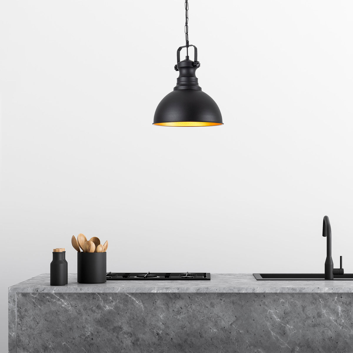 Sağlam Pendellampe - Schwarz in Schwarz präsentiert im Onlineshop von KAQTU Design AG. Pendelleuchte ist von Opviq