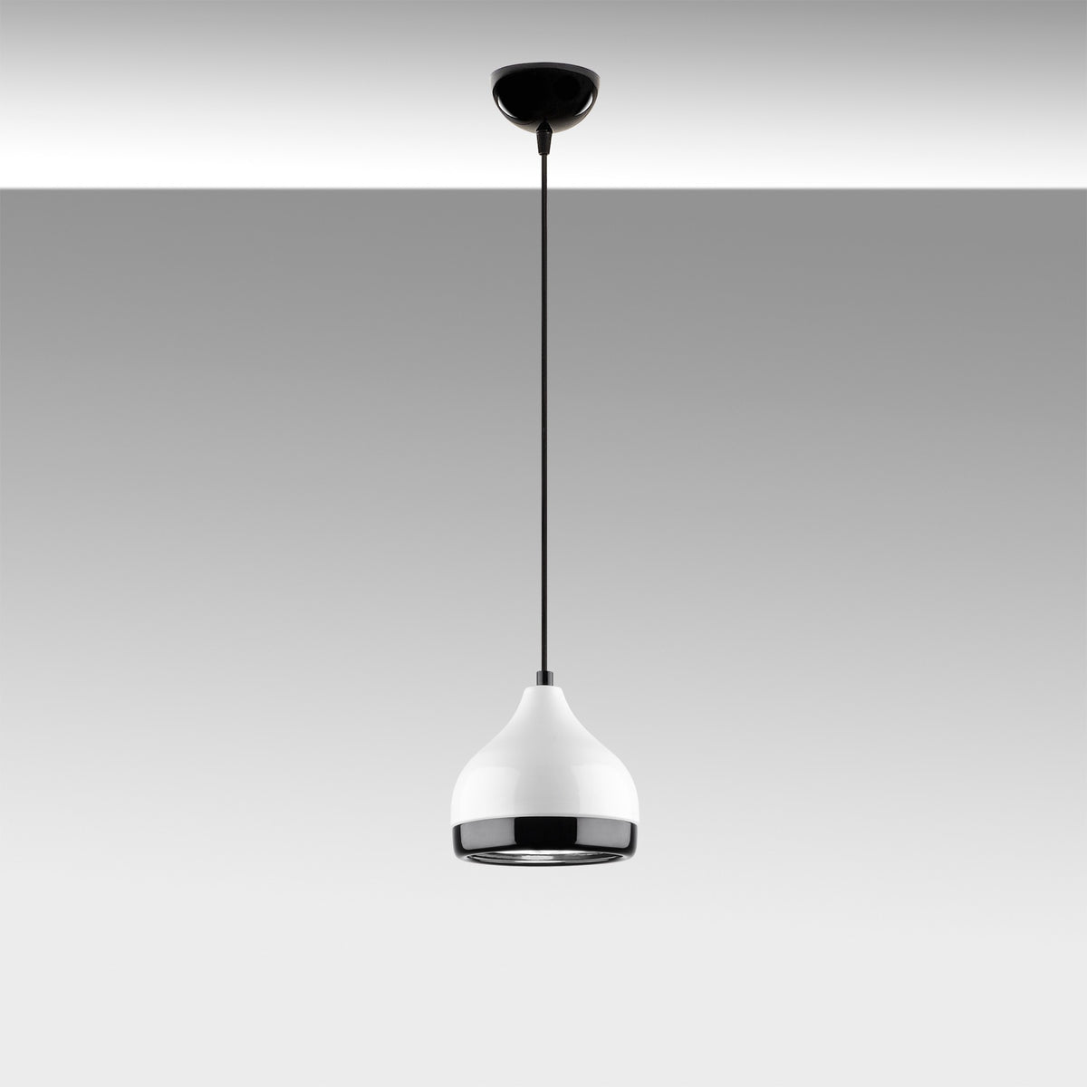 Yıldo Pendellampe - Weiss in Weiss präsentiert im Onlineshop von KAQTU Design AG. Pendelleuchte ist von Opviq