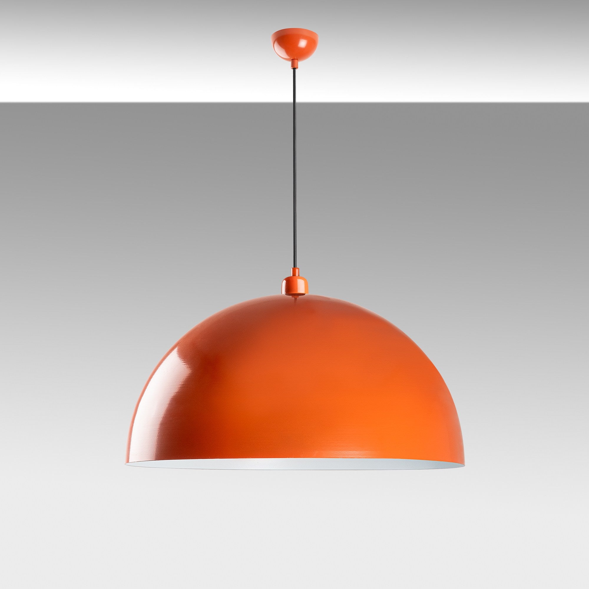 Kure 236 - Orange in Orange präsentiert im Onlineshop von KAQTU Design AG. Pendelleuchte ist von Opviq