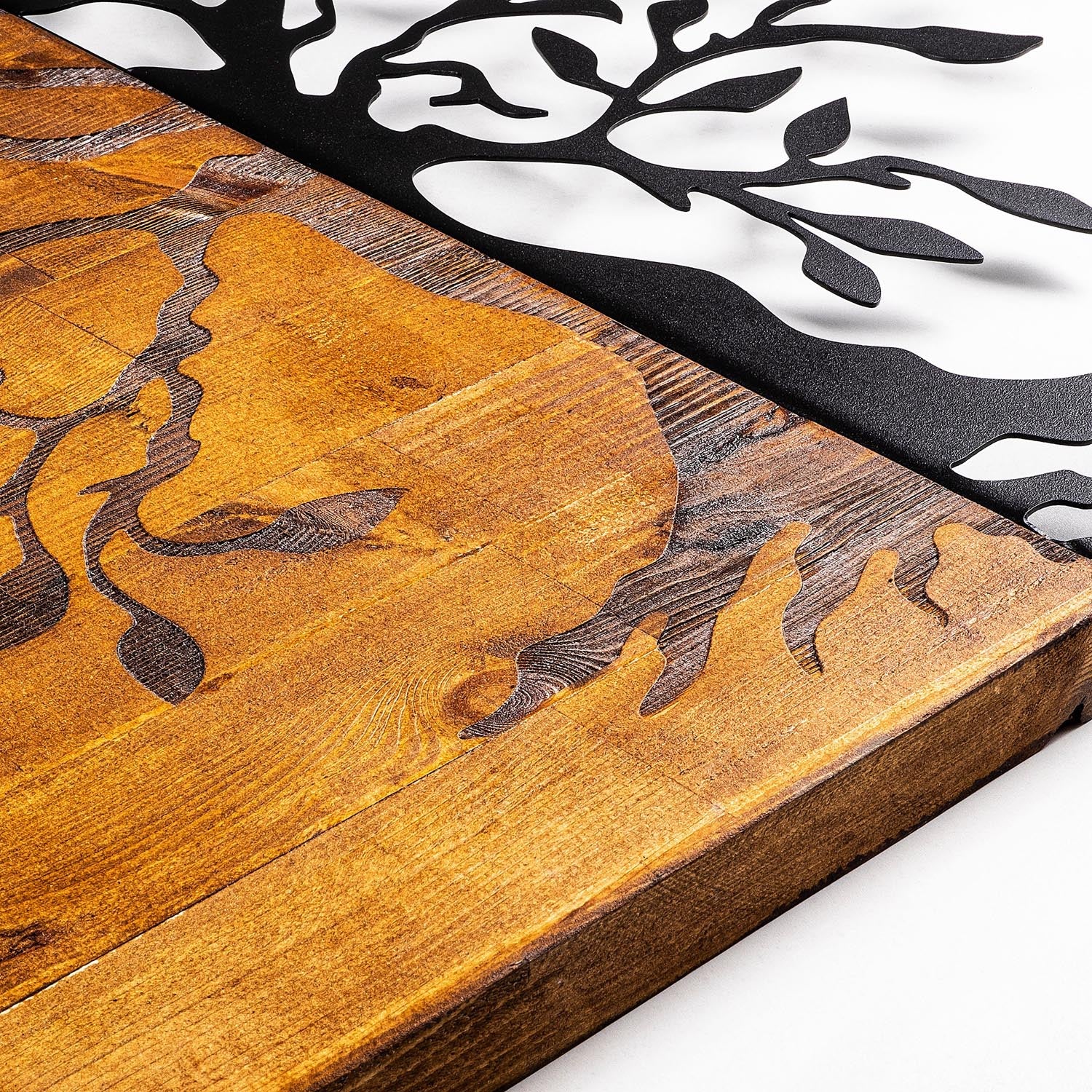 Agac in Walnuss Schwarz präsentiert im Onlineshop von KAQTU Design AG. Wanddeko ist von Wallity