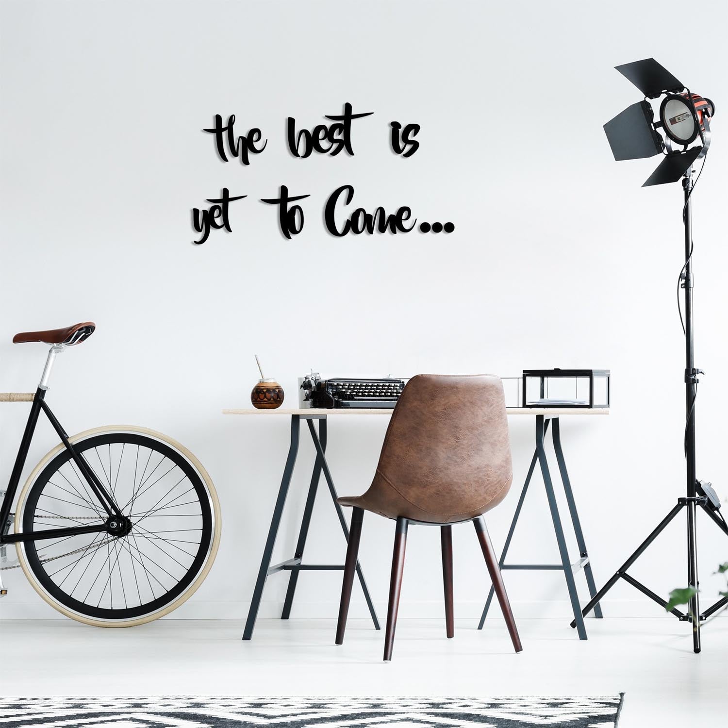 The Best is Yet To Come in Schwarz präsentiert im Onlineshop von KAQTU Design AG. Wanddeko ist von Wallity