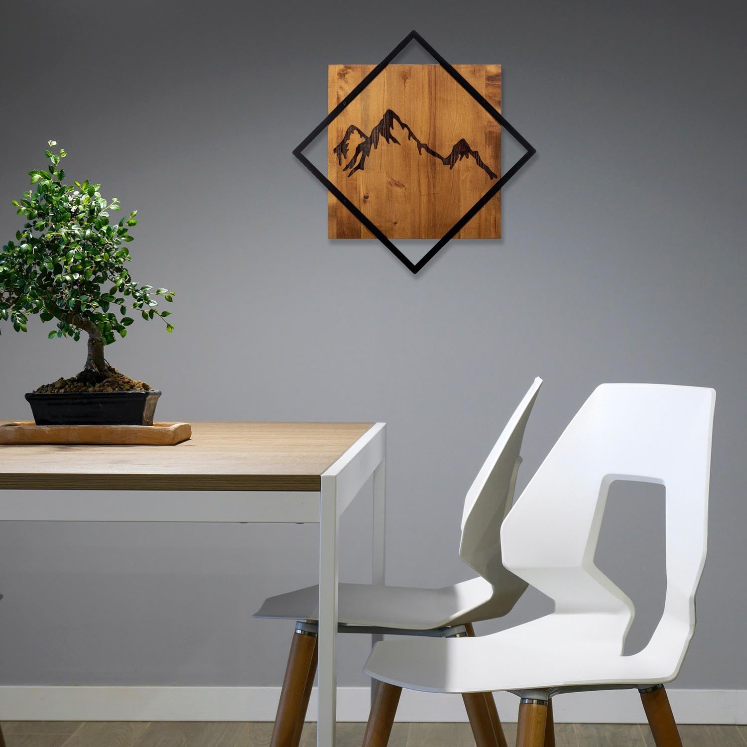 Mountain 2 in Walnuss Schwarz präsentiert im Onlineshop von KAQTU Design AG. Wanddeko ist von Wallity