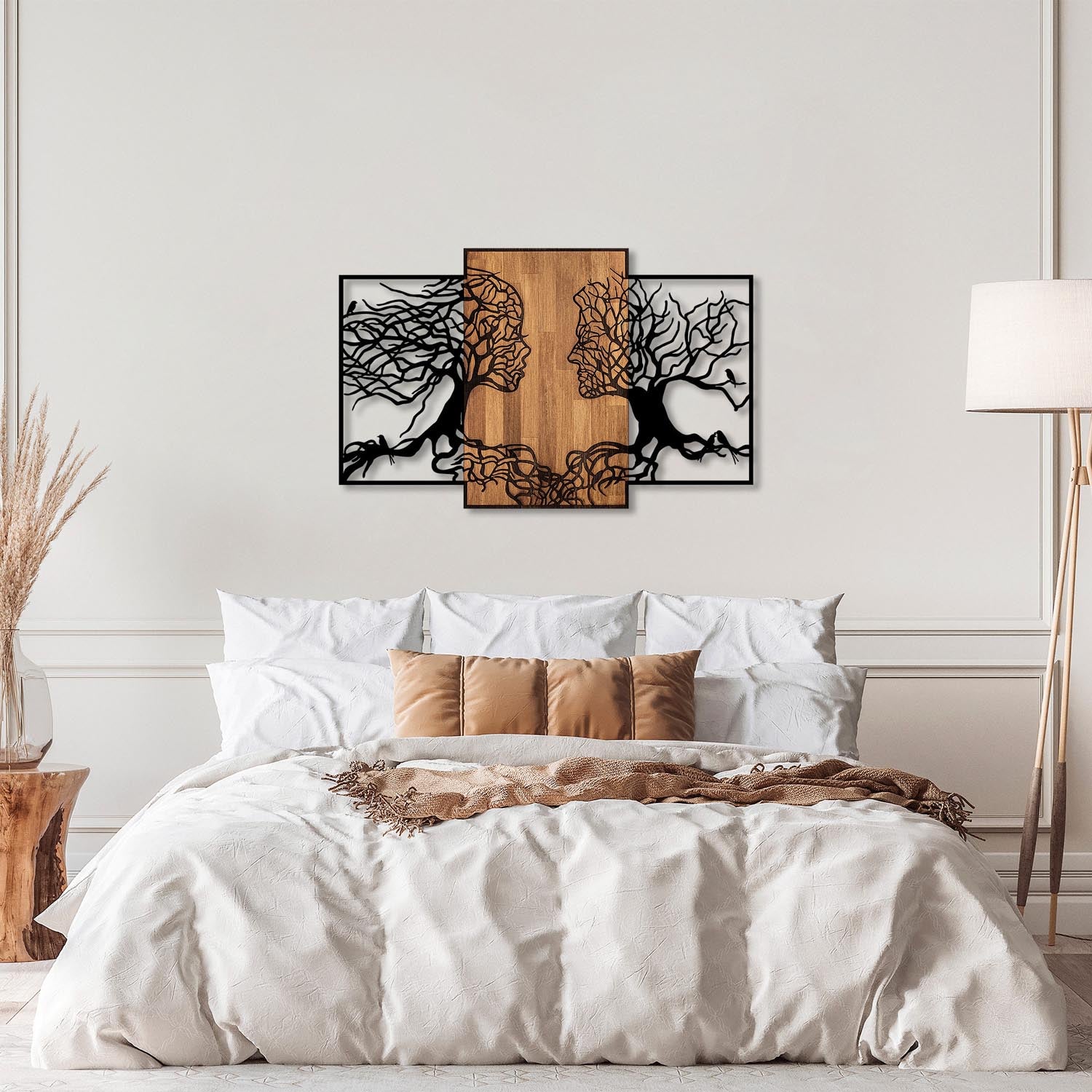 Tree Love - 312 in Schwarznuss präsentiert im Onlineshop von KAQTU Design AG. Wanddeko ist von Wallity