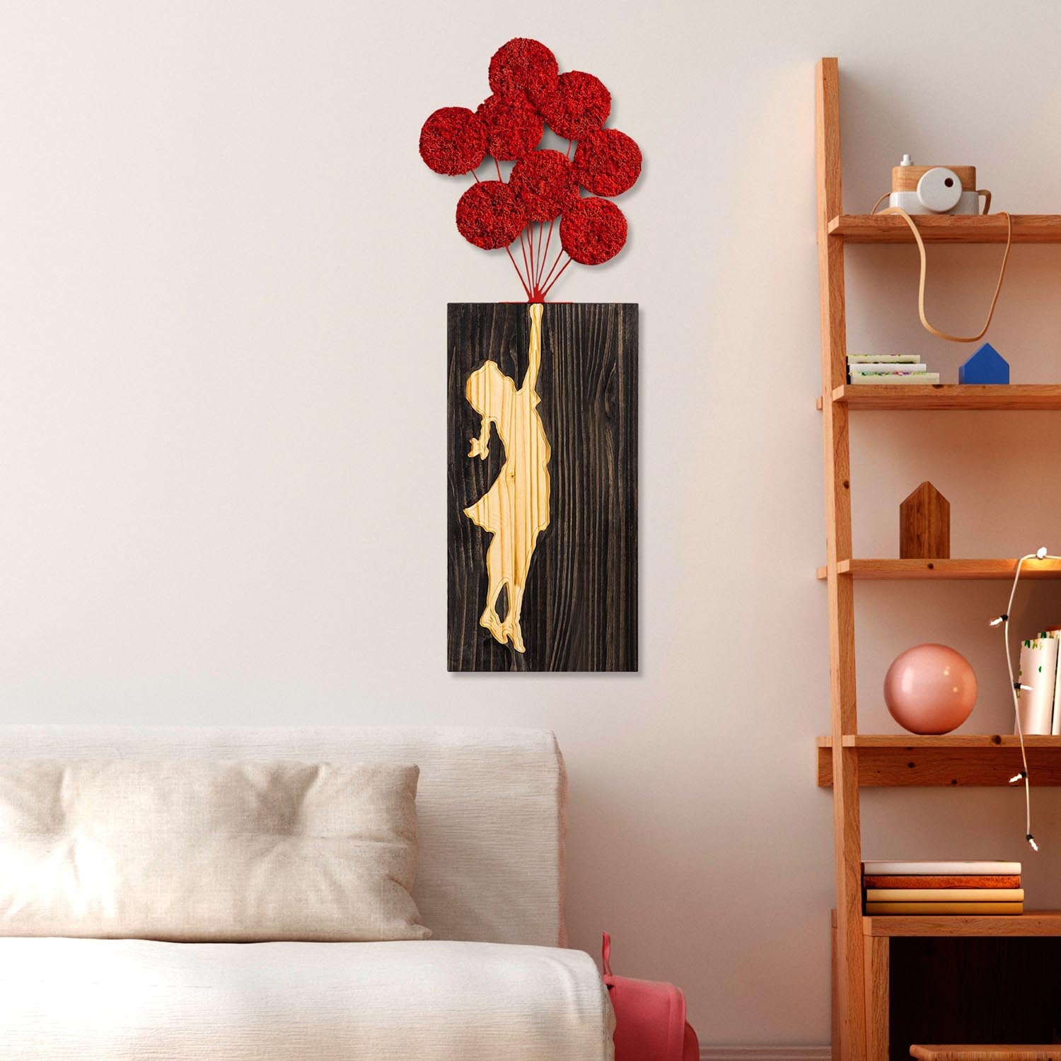 Banksy - 17-1 in Walnuss
 Braun
 Rot präsentiert im Onlineshop von KAQTU Design AG. Wanddeko ist von Wallity