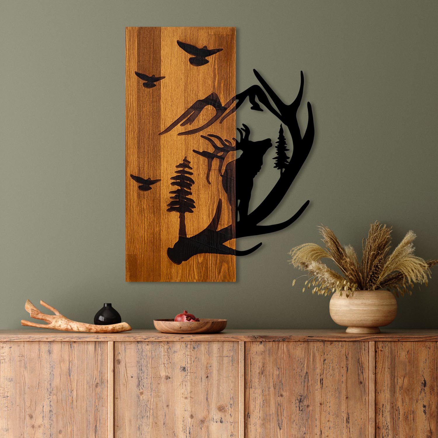 Deer and Mountain in Walnuss Schwarz präsentiert im Onlineshop von KAQTU Design AG. Wanddeko ist von Wallity