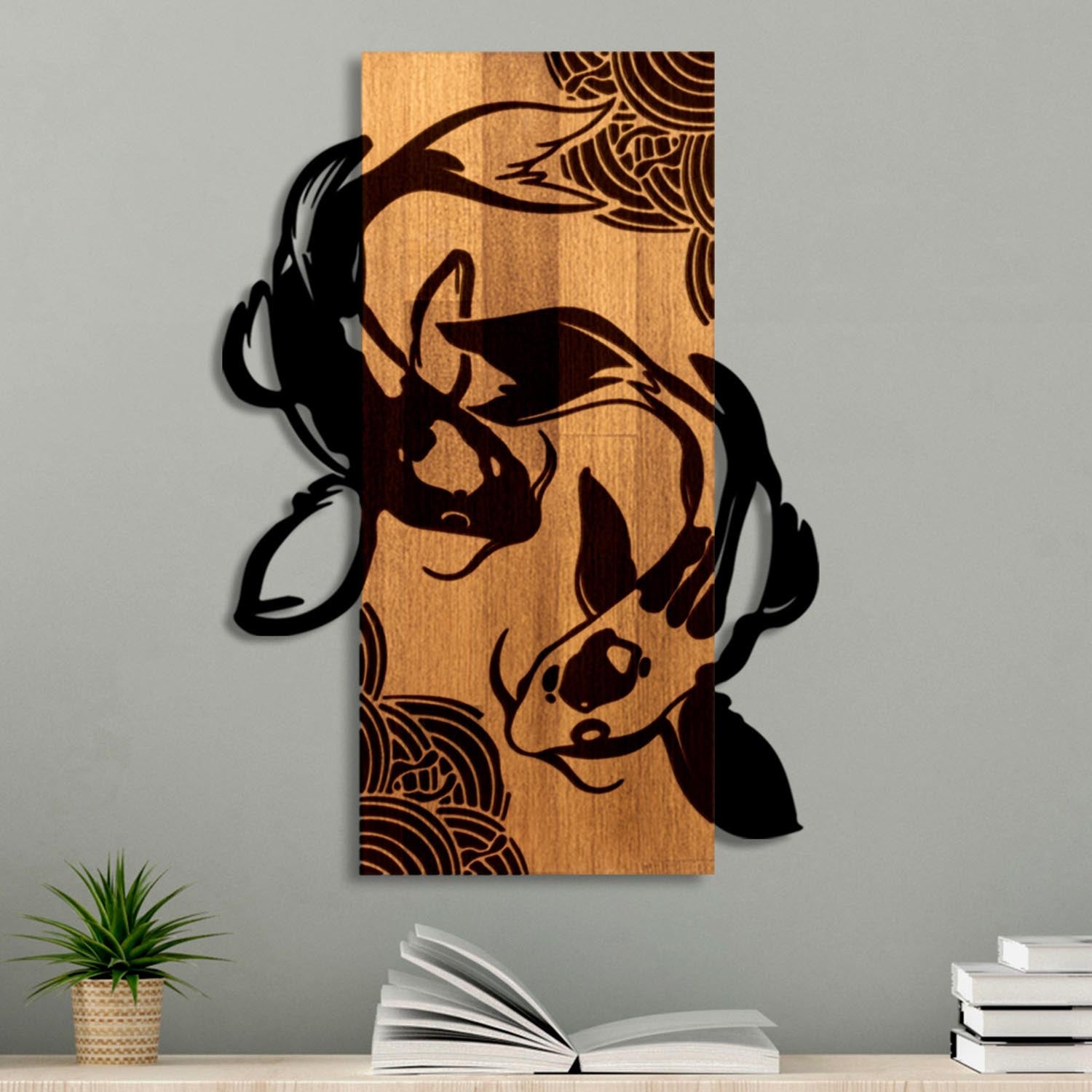 Fish Yang in Walnuss Schwarz präsentiert im Onlineshop von KAQTU Design AG. Wanddeko ist von Wallity