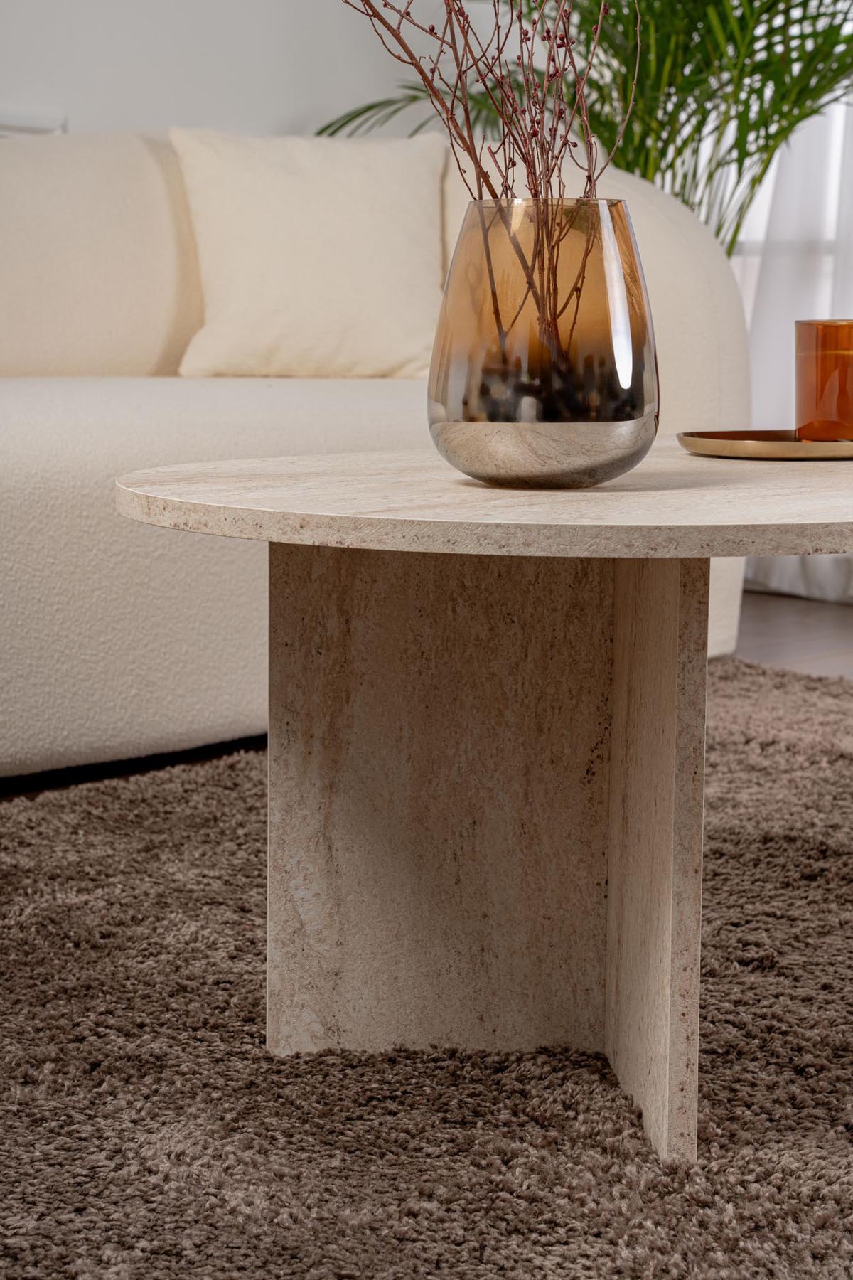 Sable - Travertine in Travertin präsentiert im Onlineshop von KAQTU Design AG. Beistelltisch ist von Nordure