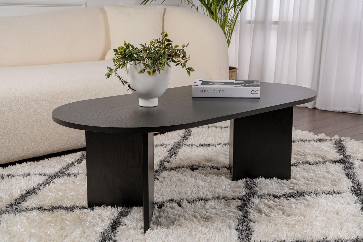 Sable - Wood Black in Holz Schwarz präsentiert im Onlineshop von KAQTU Design AG. Beistelltisch ist von Nordure