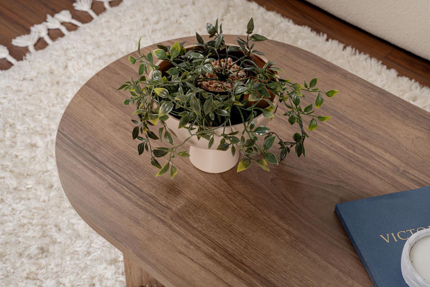 Sable - Walnut in Walnuss präsentiert im Onlineshop von KAQTU Design AG. Beistelltisch ist von Nordure