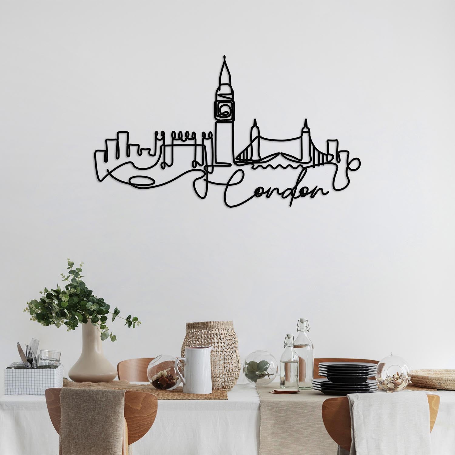London in Schwarz präsentiert im Onlineshop von KAQTU Design AG. Wanddeko ist von Wallity