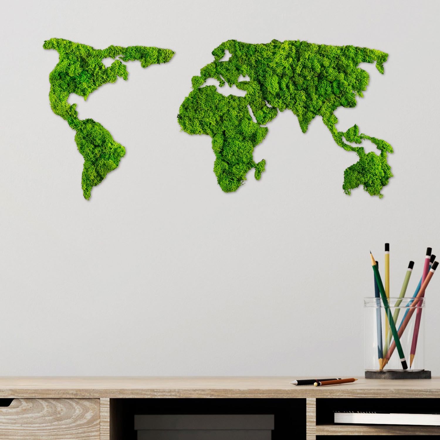 World Map in Grün präsentiert im Onlineshop von KAQTU Design AG. Wanddeko ist von Wallity
