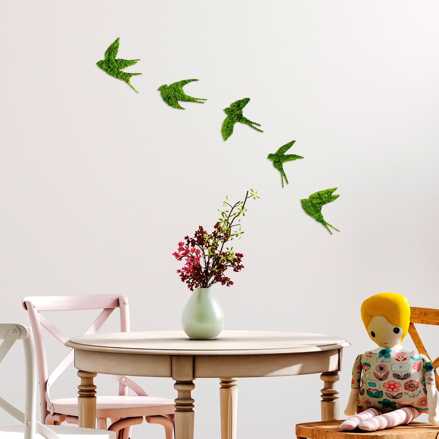 Swallows in Grün präsentiert im Onlineshop von KAQTU Design AG. Wanddeko ist von Wallity