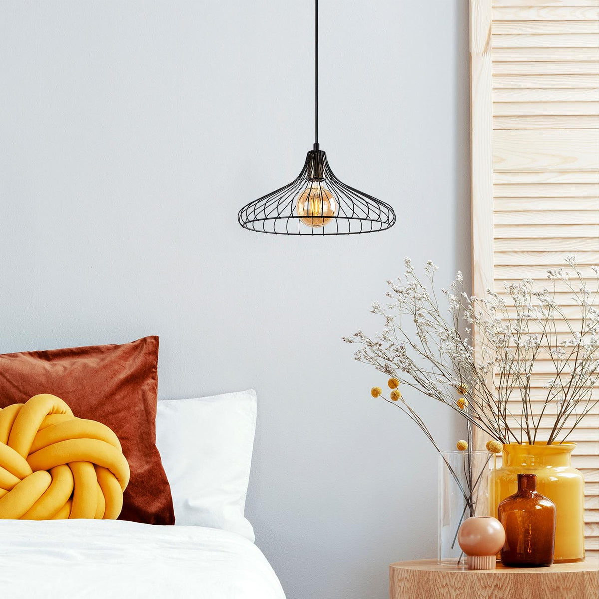 Depay Pendellampe - Schwarz Antiquität in Schwarz Antiquität präsentiert im Onlineshop von KAQTU Design AG. Pendelleuchte ist von Opviq