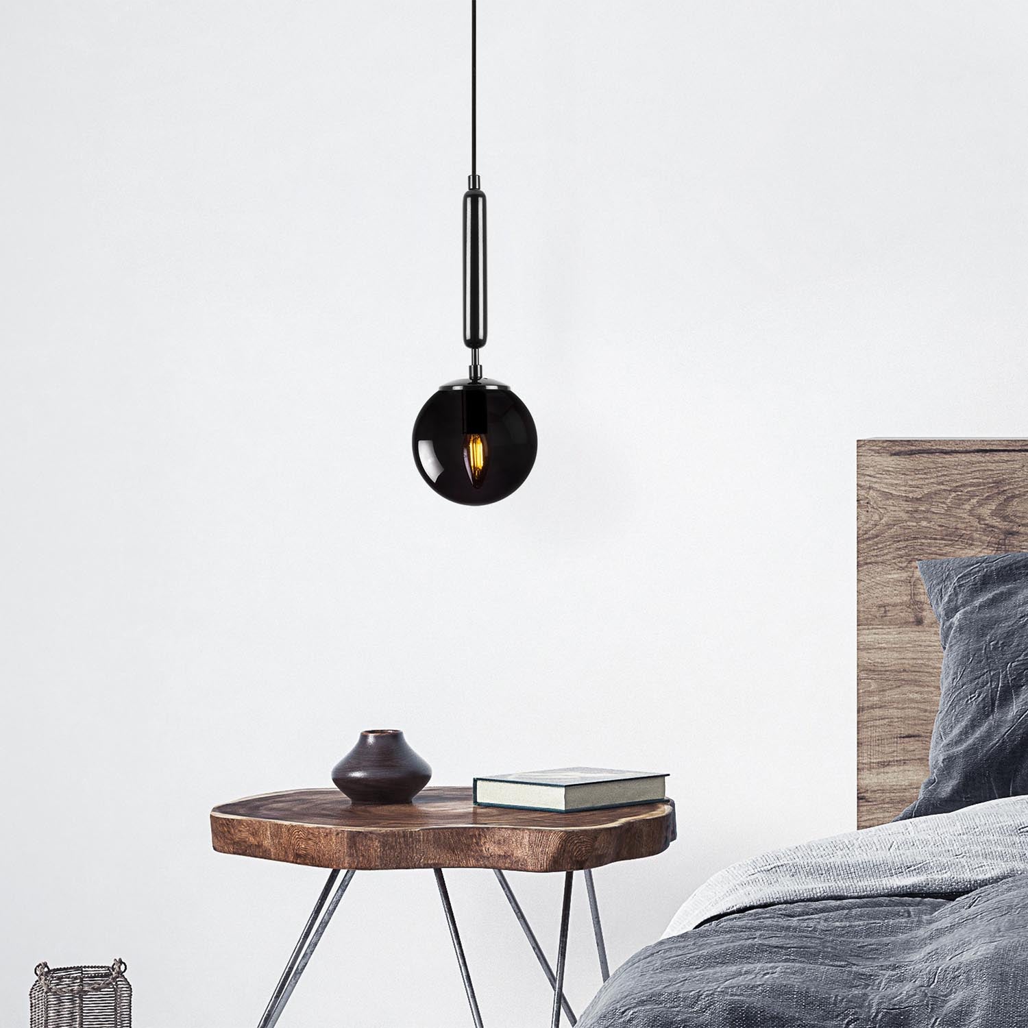 King - 11451 in Schwarz präsentiert im Onlineshop von KAQTU Design AG. Pendelleuchte ist von Opviq
