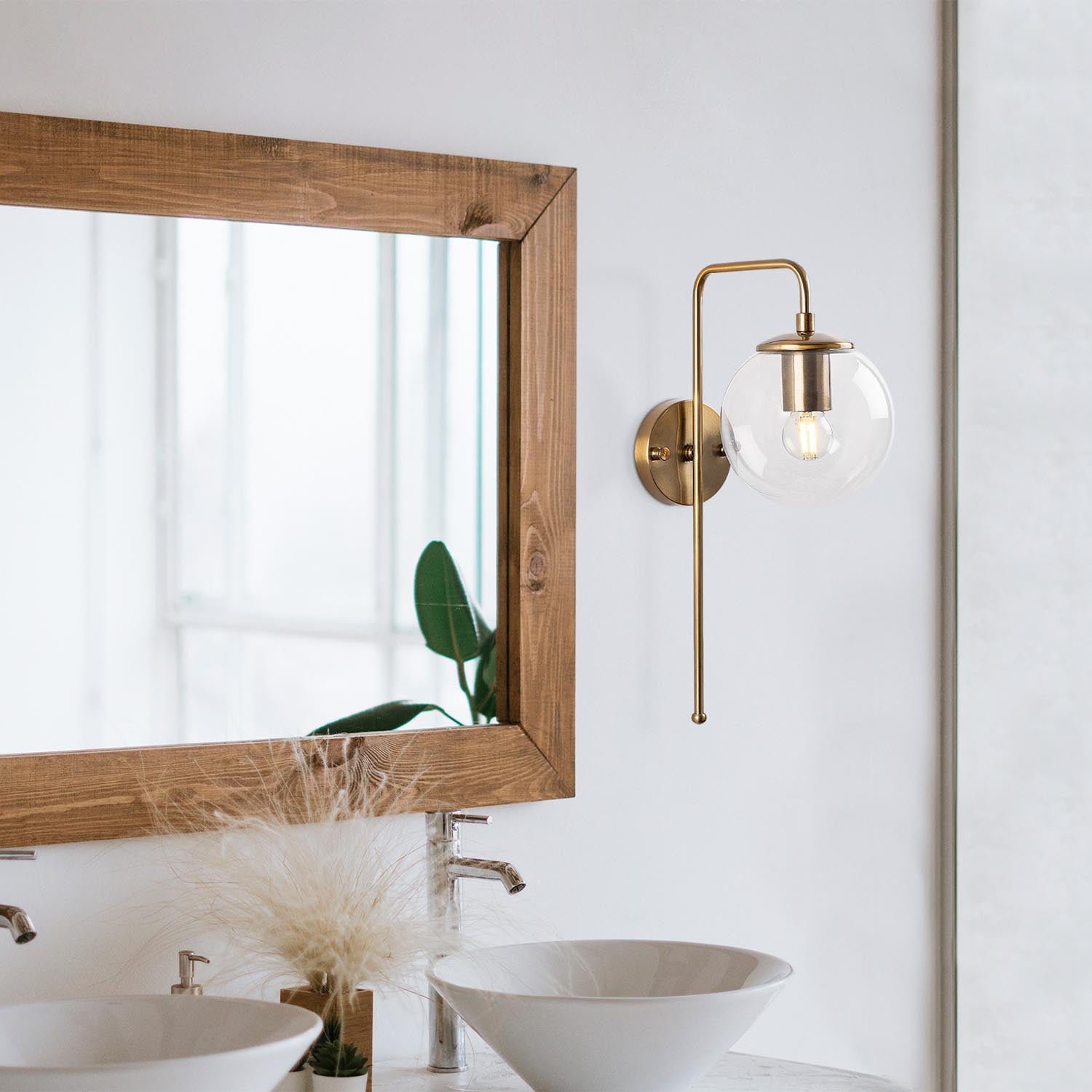 Viran - 10920 in Vintage präsentiert im Onlineshop von KAQTU Design AG. Wandleuchte ist von Opviq