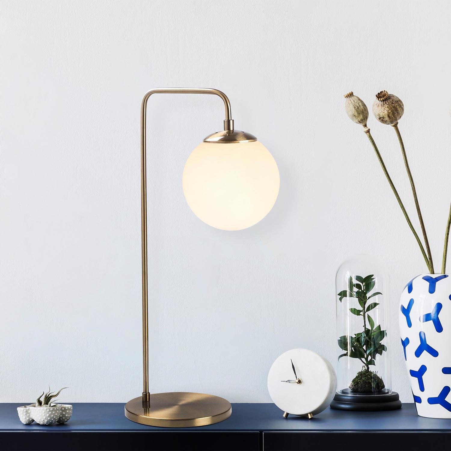 Viran - 10975 in Vintage präsentiert im Onlineshop von KAQTU Design AG. Tischleuchte ist von Opviq
