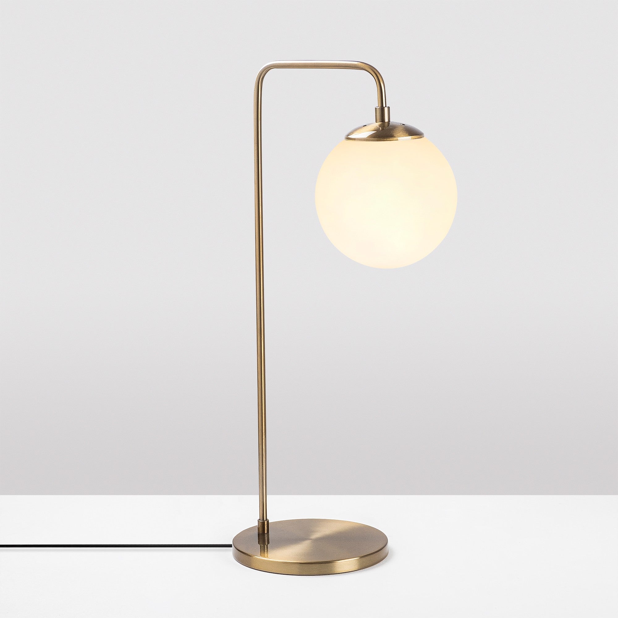 Viran - 10975 in Vintage präsentiert im Onlineshop von KAQTU Design AG. Tischleuchte ist von Opviq