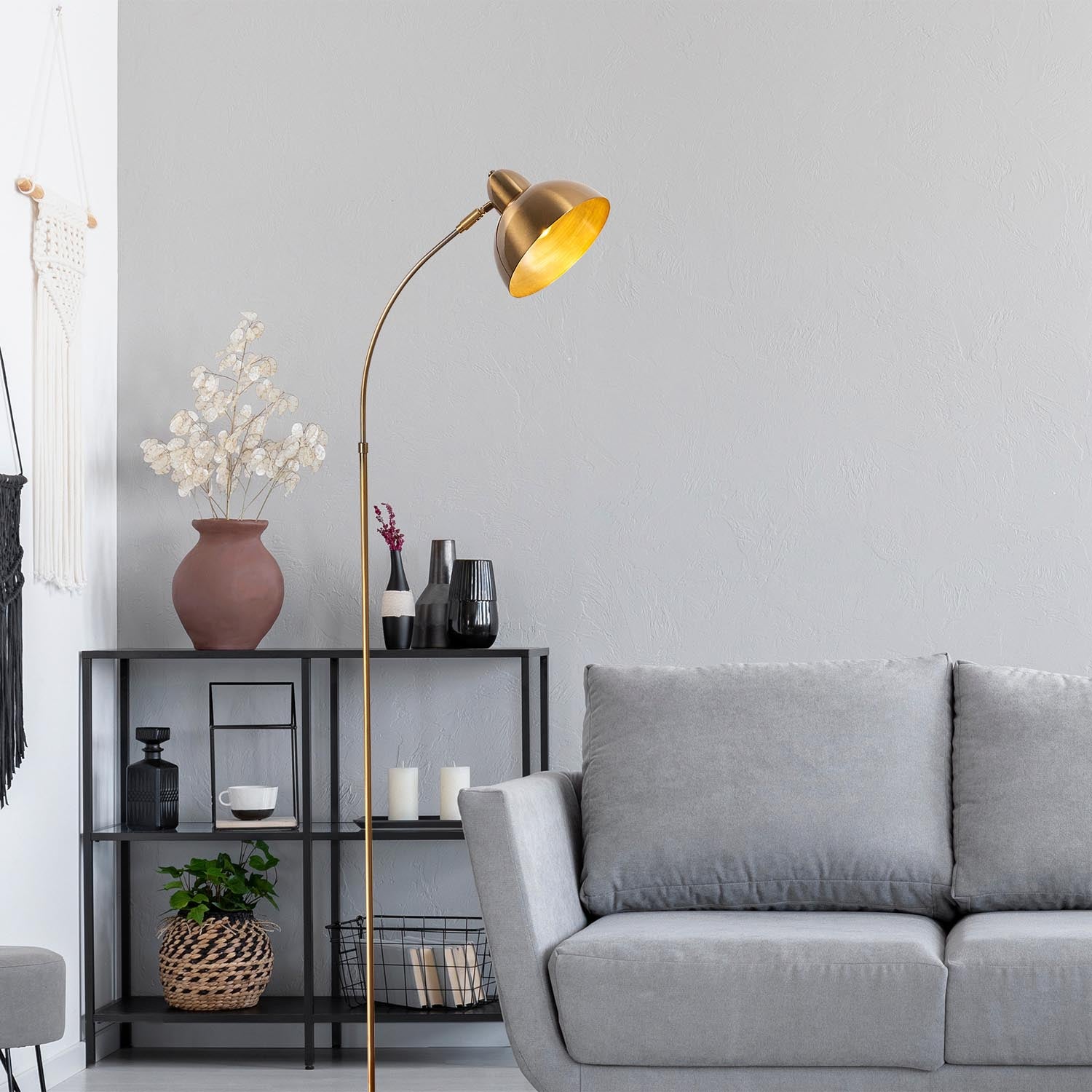 Varzan - 10850 in Vintage präsentiert im Onlineshop von KAQTU Design AG. Stehleuchte ist von Opviq