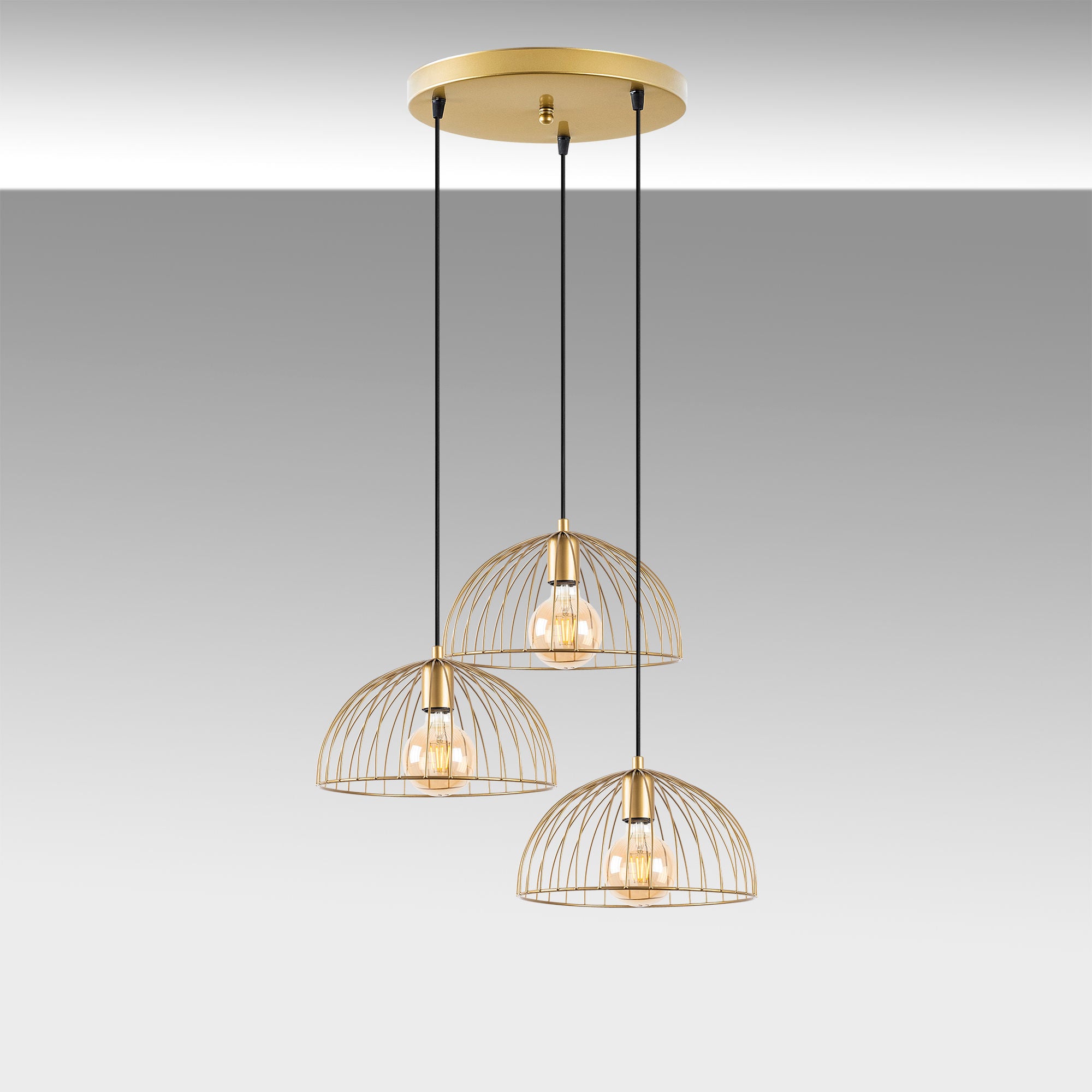 Telkure - 12000 in Glänzendes Gold präsentiert im Onlineshop von KAQTU Design AG. Pendelleuchte ist von Opviq