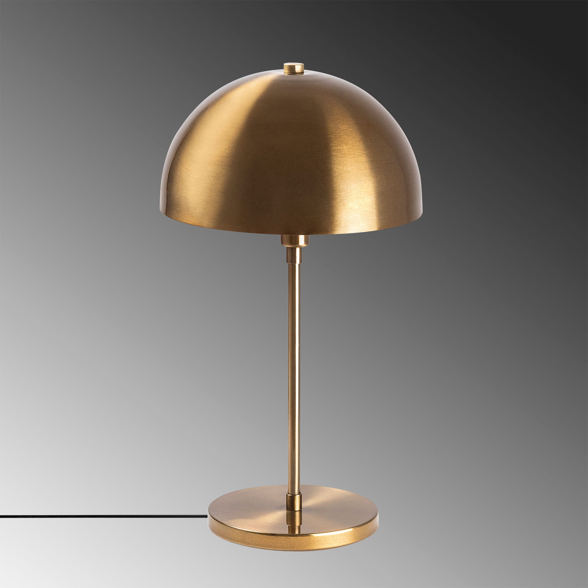 Varzan - 10857 in Vintage präsentiert im Onlineshop von KAQTU Design AG. Tischleuchte ist von Opviq