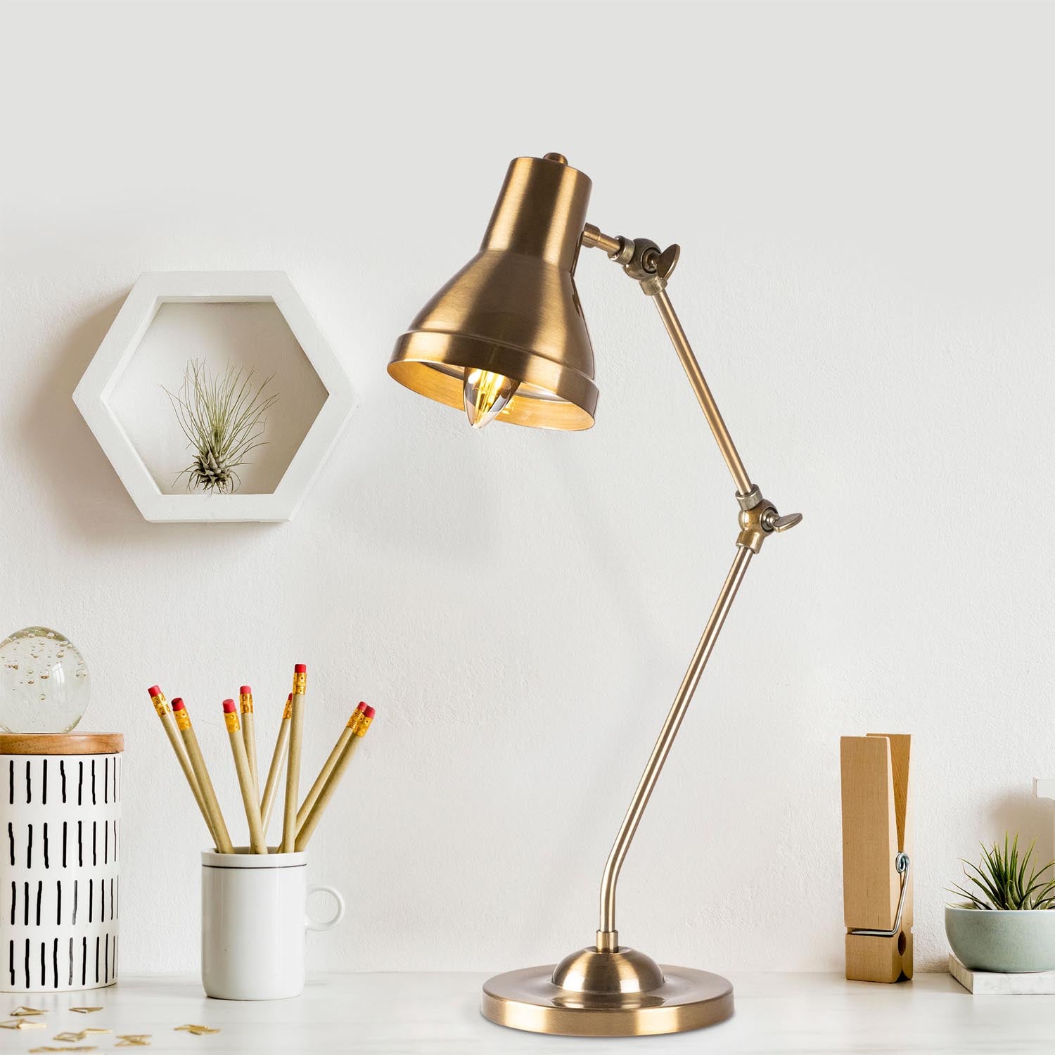 Mixed - 11505 in Vintage präsentiert im Onlineshop von KAQTU Design AG. Tischleuchte ist von Opviq