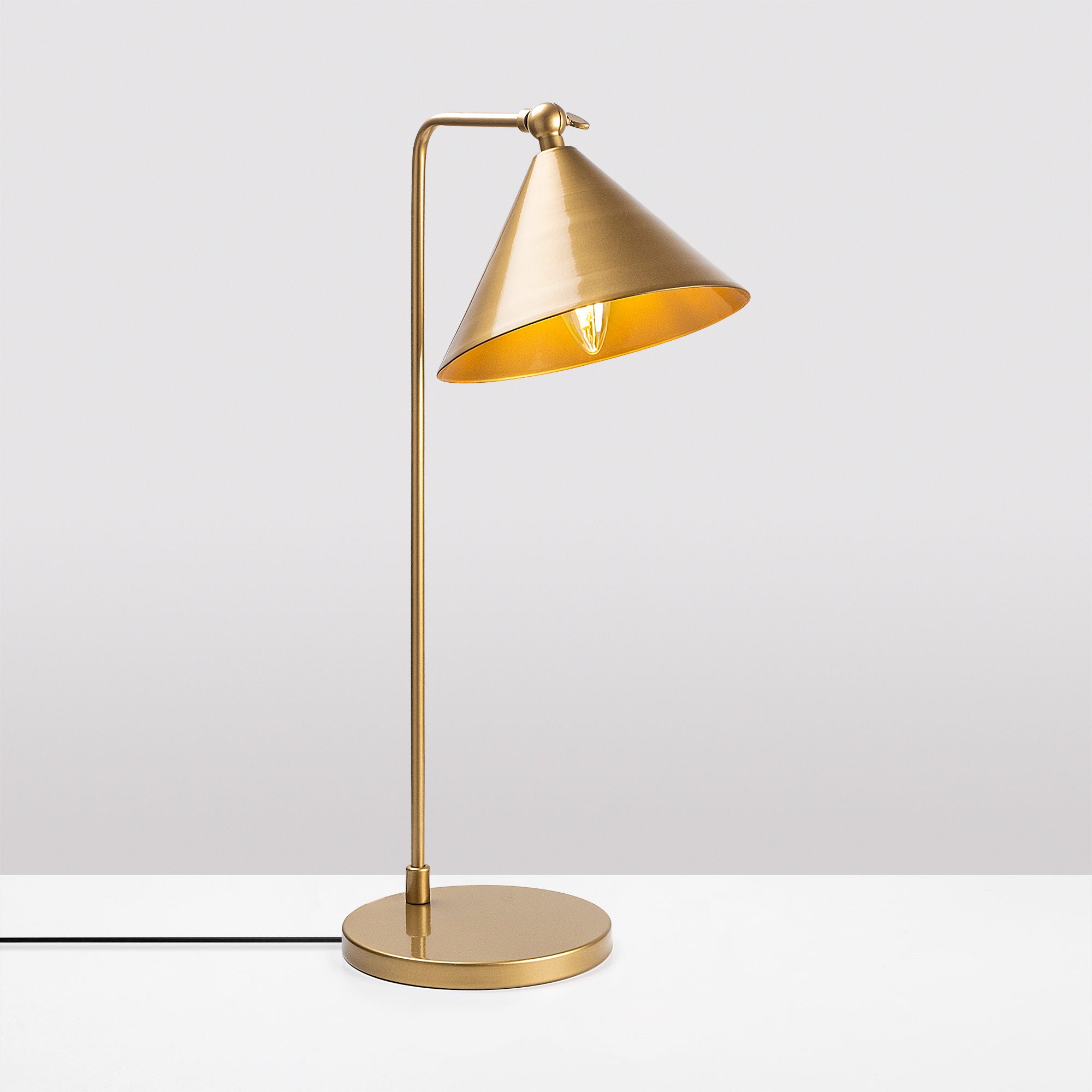 Konika - 12266 in Gold präsentiert im Onlineshop von KAQTU Design AG. Tischleuchte ist von Opviq