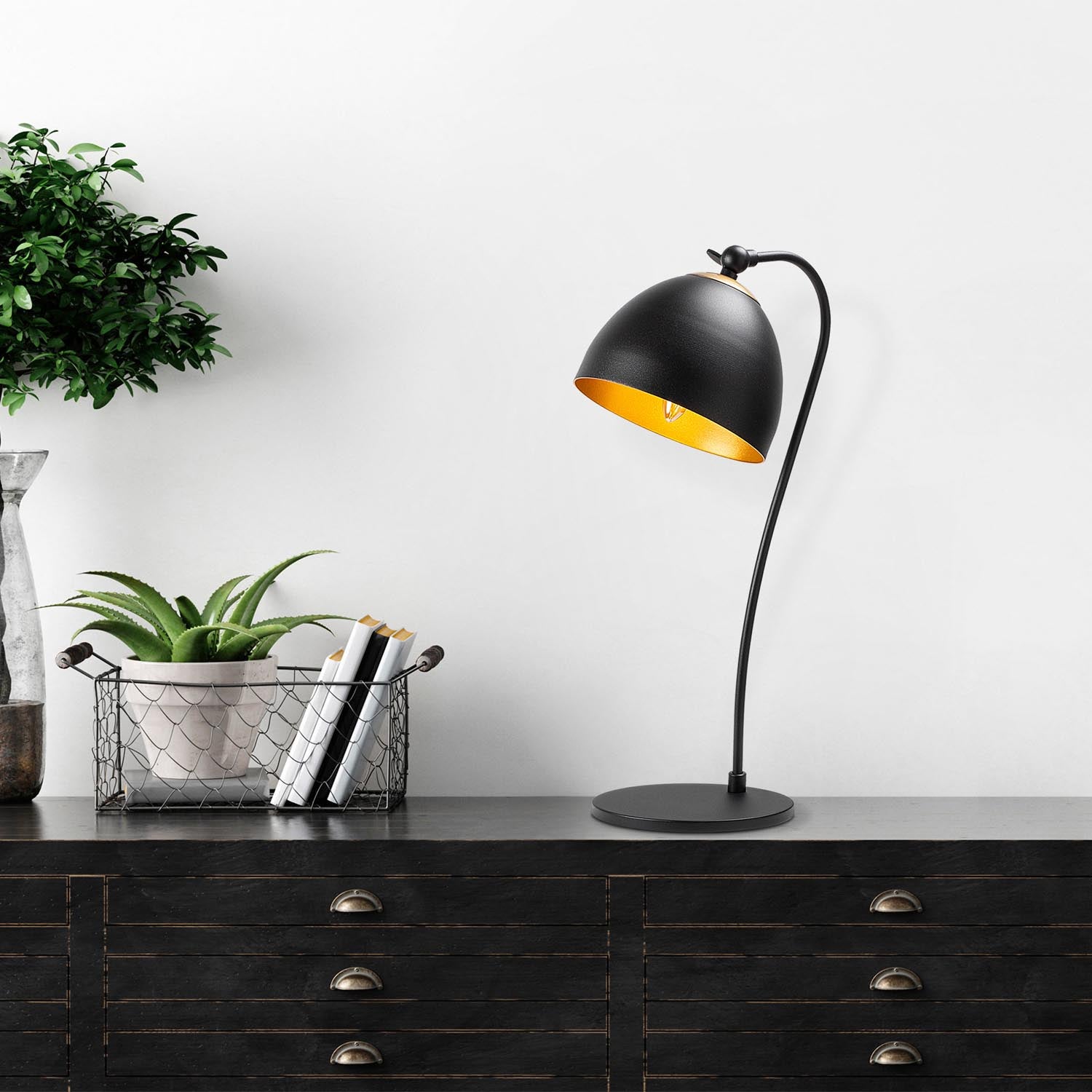 Acuka12295 in Schwarz Gold präsentiert im Onlineshop von KAQTU Design AG. Tischleuchte ist von Opviq