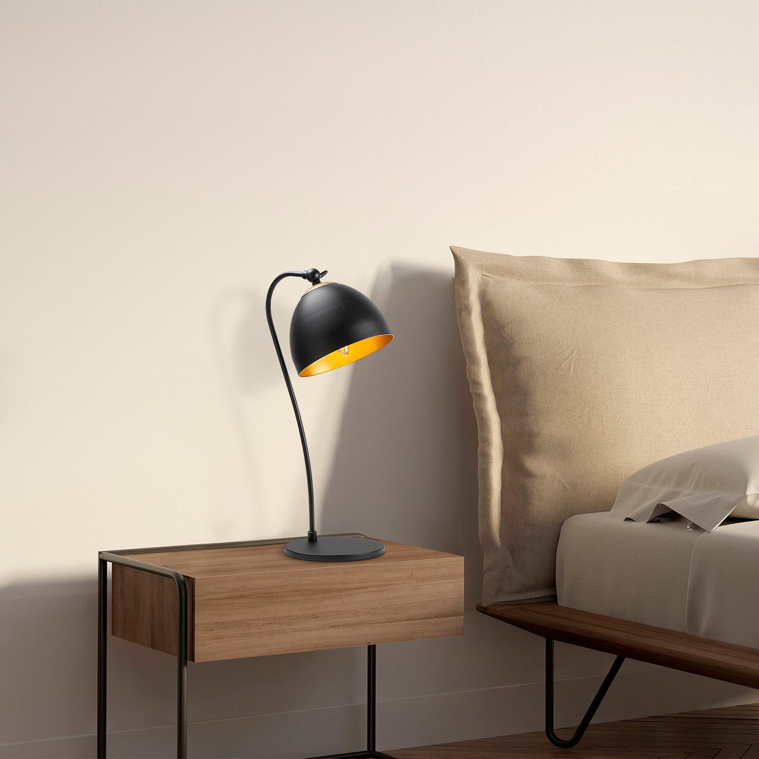Acuka12295 in Schwarz Gold präsentiert im Onlineshop von KAQTU Design AG. Tischleuchte ist von Opviq