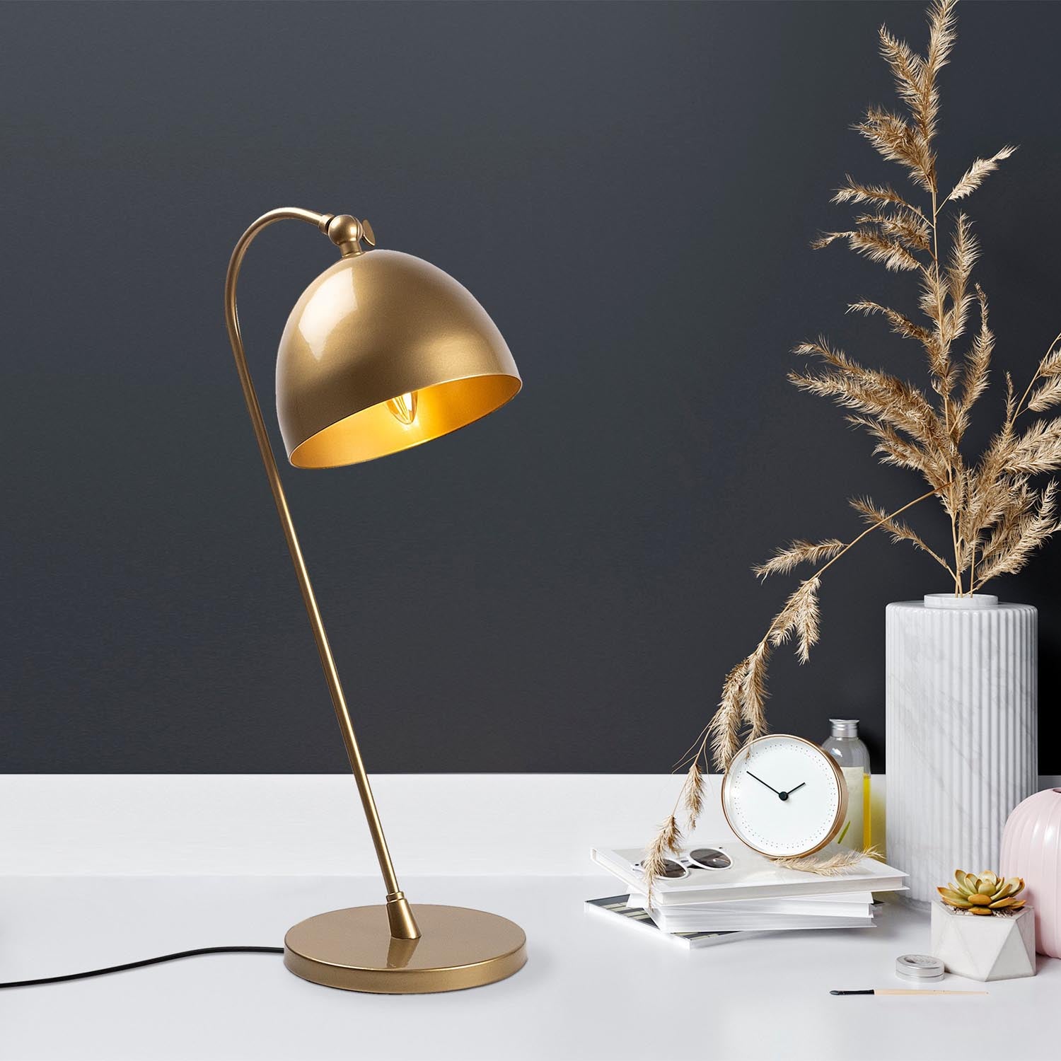 Acuka - 12291 in Gold präsentiert im Onlineshop von KAQTU Design AG. Tischleuchte ist von Opviq
