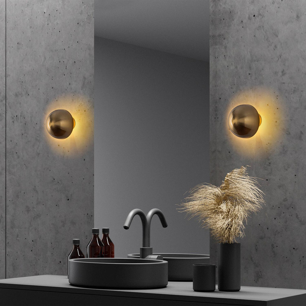 Fungal Wandleuchte - Gold in Gold präsentiert im Onlineshop von KAQTU Design AG. Wandleuchte ist von Opviq