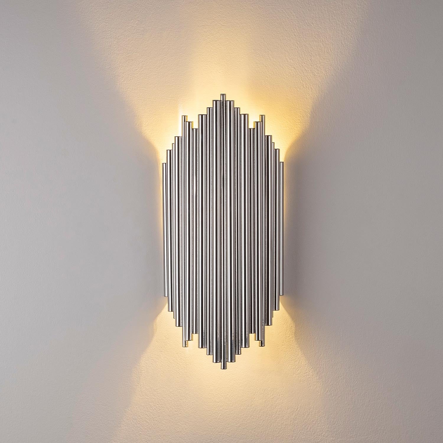 Kara - 13347 in Chrome präsentiert im Onlineshop von KAQTU Design AG. Wandleuchte ist von Opviq