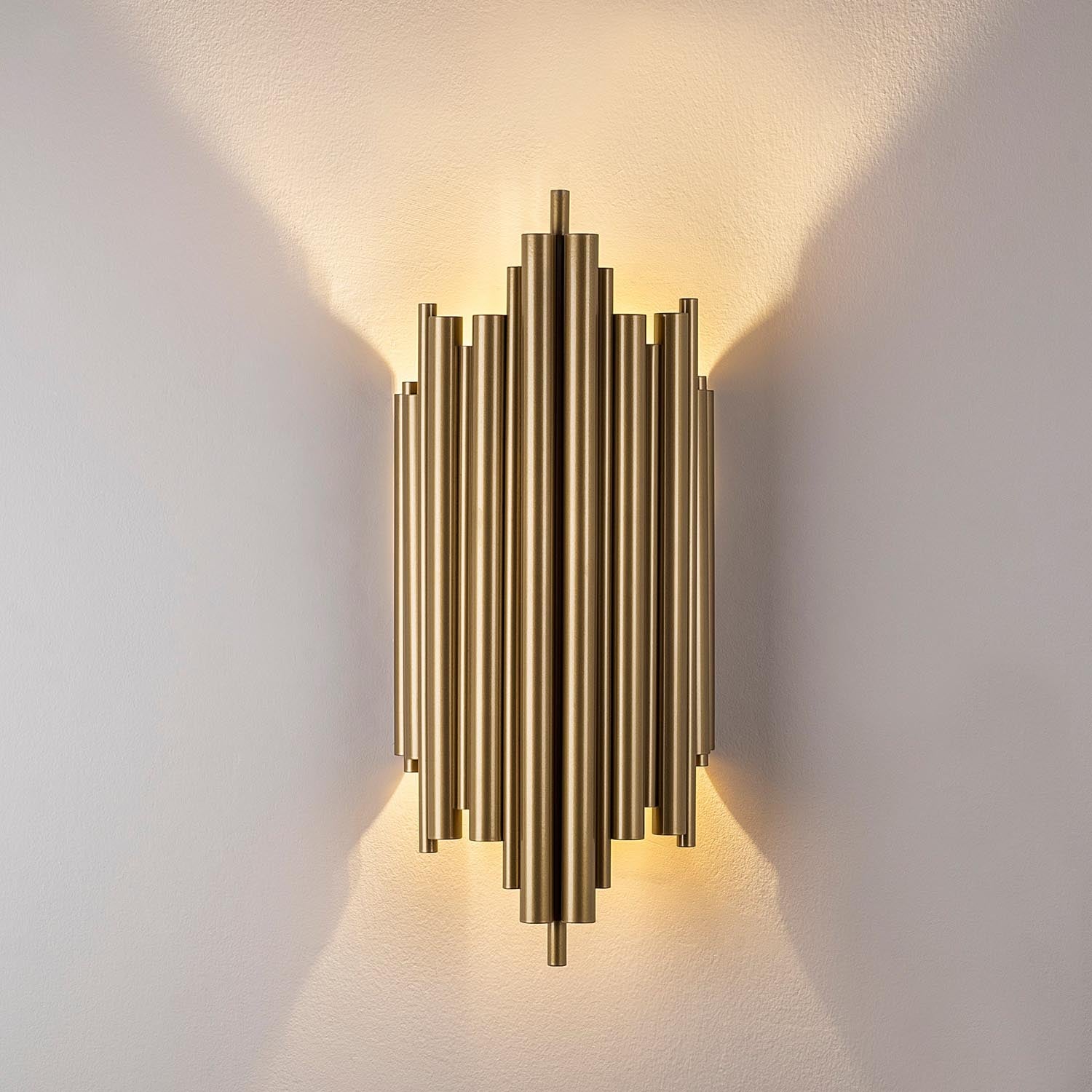 Reis - 13341 in Gold präsentiert im Onlineshop von KAQTU Design AG. Wandleuchte ist von Opviq