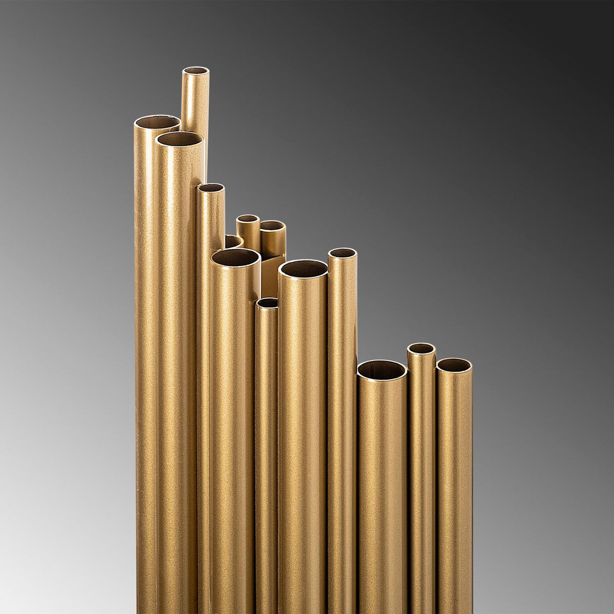 Reis Wandleuchte - Gold in Gold präsentiert im Onlineshop von KAQTU Design AG. Wandleuchte ist von Opviq
