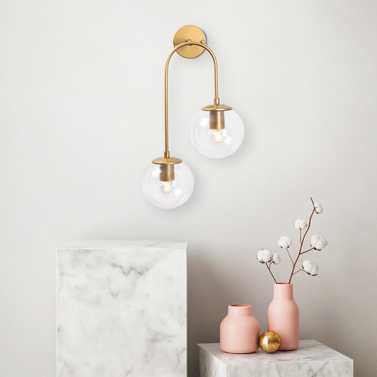 Jewel Wandleuchte - Glänzendes Gold in Glänzendes Gold präsentiert im Onlineshop von KAQTU Design AG. Wandleuchte ist von Opviq