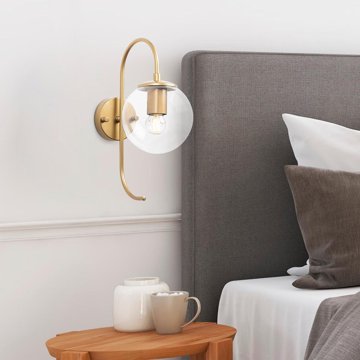 Jewel Wandleuchte - Glänzendes Gold in Glänzendes Gold präsentiert im Onlineshop von KAQTU Design AG. Wandleuchte ist von Opviq